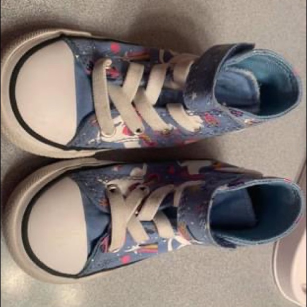 Unicorn converse